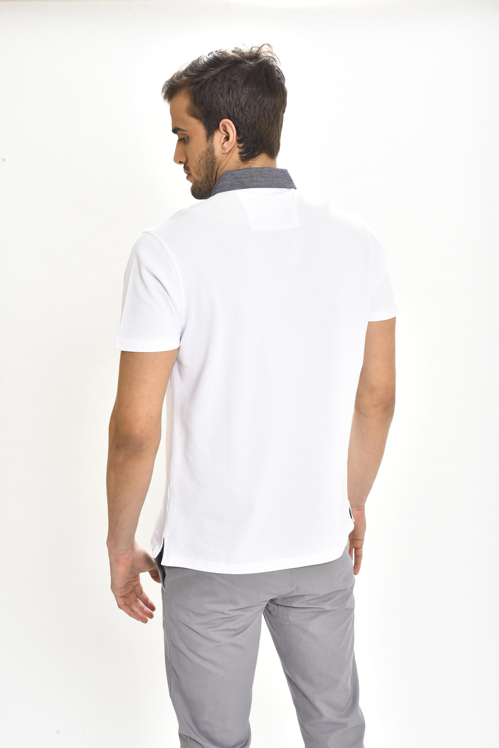 Camisa tipo polo premium con bolsillo